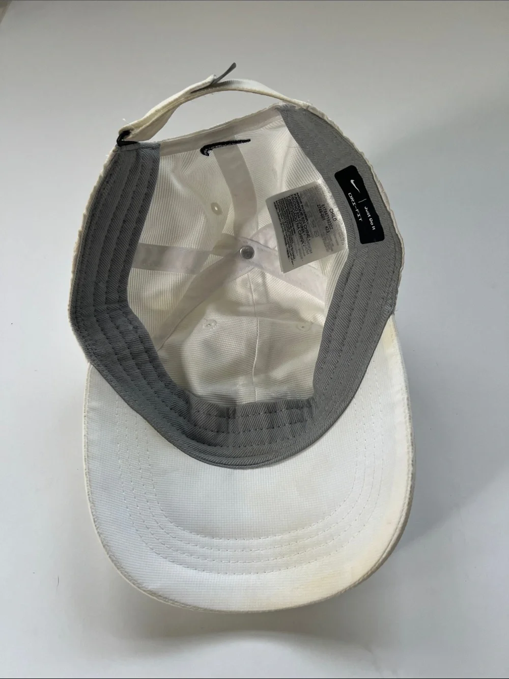 Child Nike White Cap Dri-Fit with Black Swoosh Logo And Reflective Back Tag - Picture 6 of 11